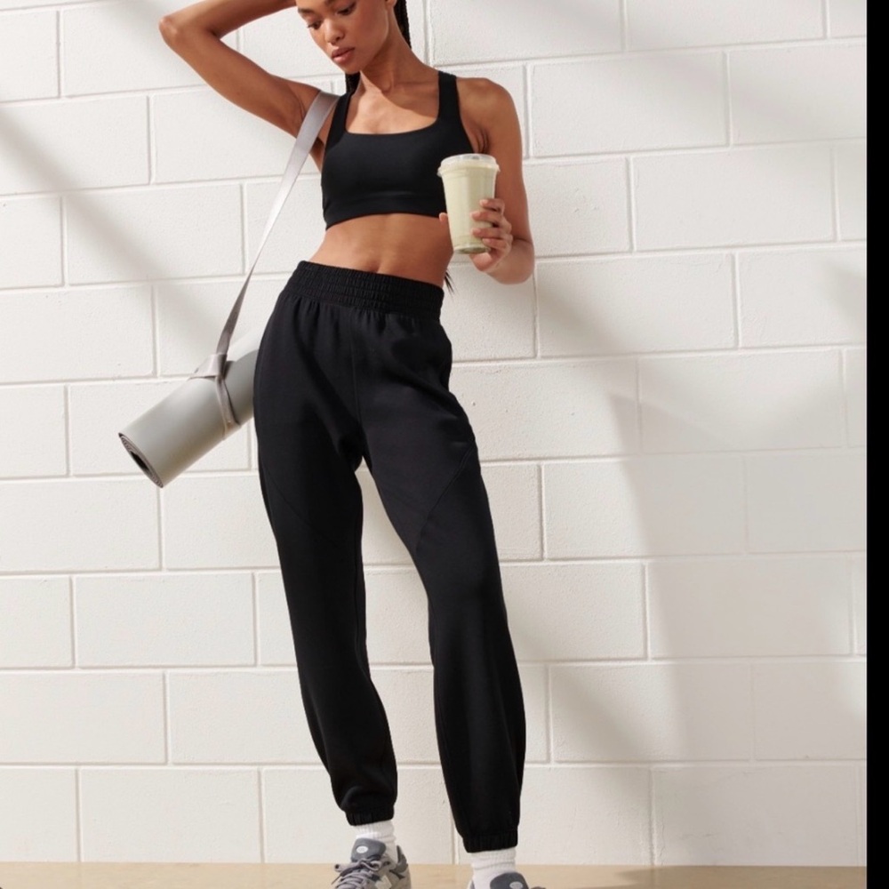 YPB Abercrombie & Fitch Women's Black NeoKnit Joggers